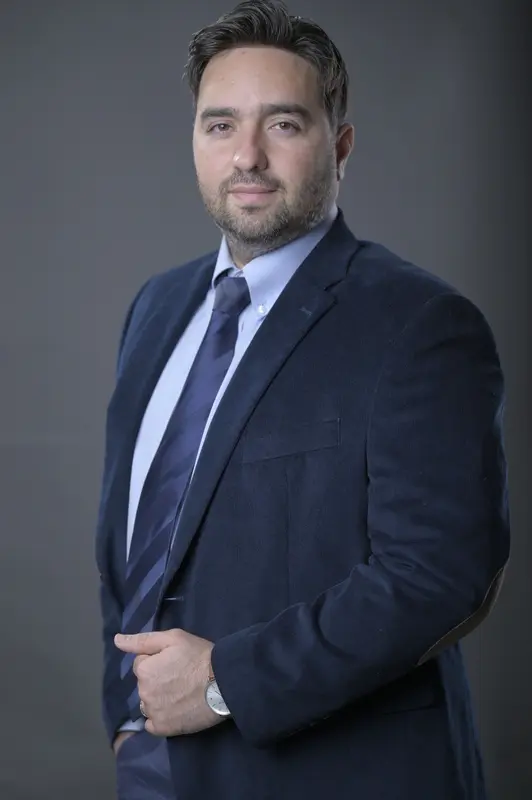 Ali Shariat - Real Estate Agent